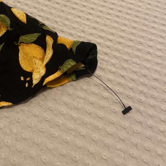 Reformation Marlowe dress in lemon drop - Picture 7 of 7